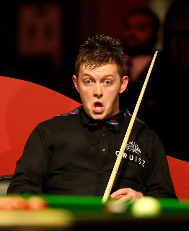 露出板凳得 露出板凳得